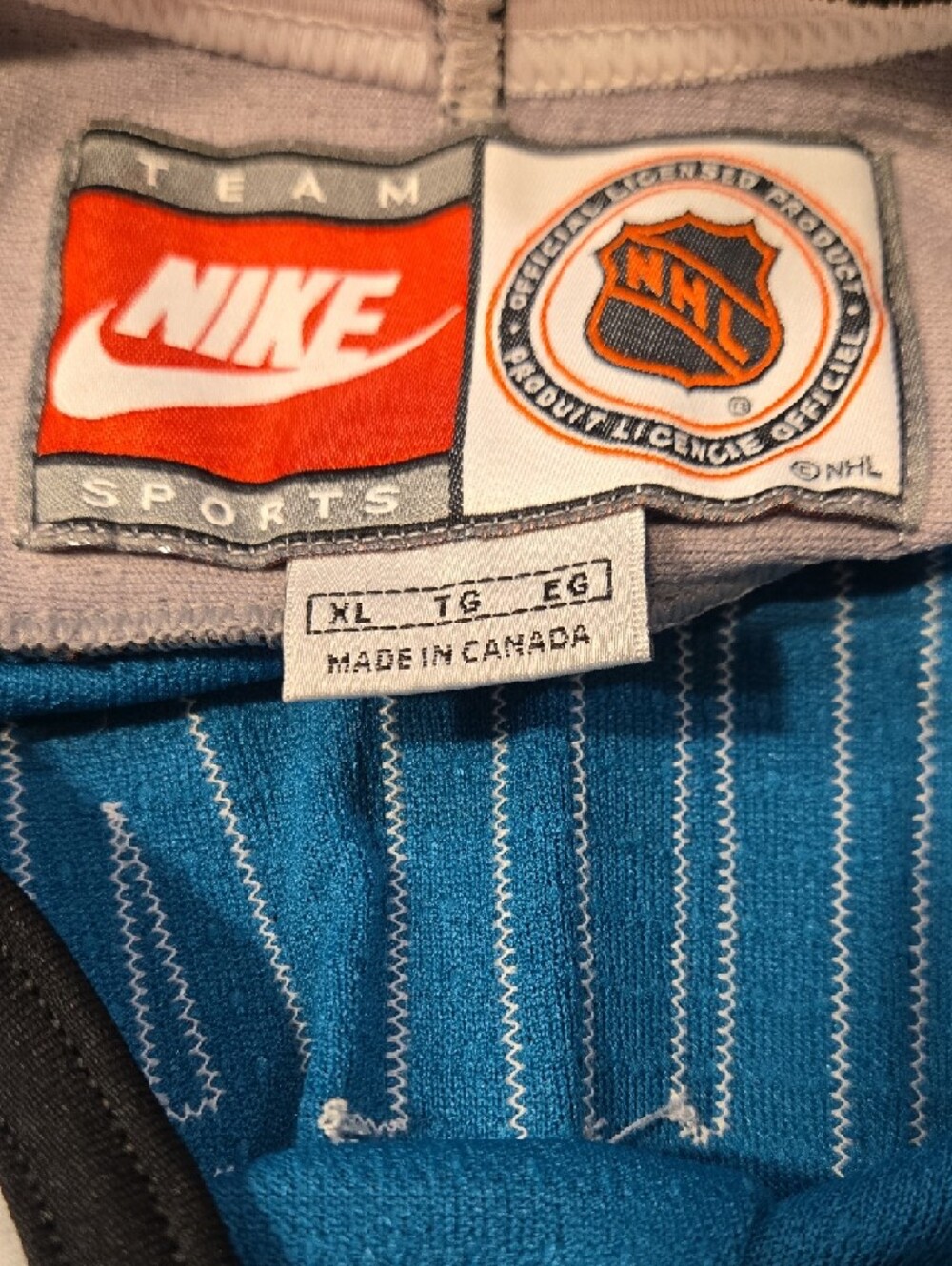 Vintage San Jose Sharks hockey jersey featuring former captain Owen Nolan - Picture 2 of 8
